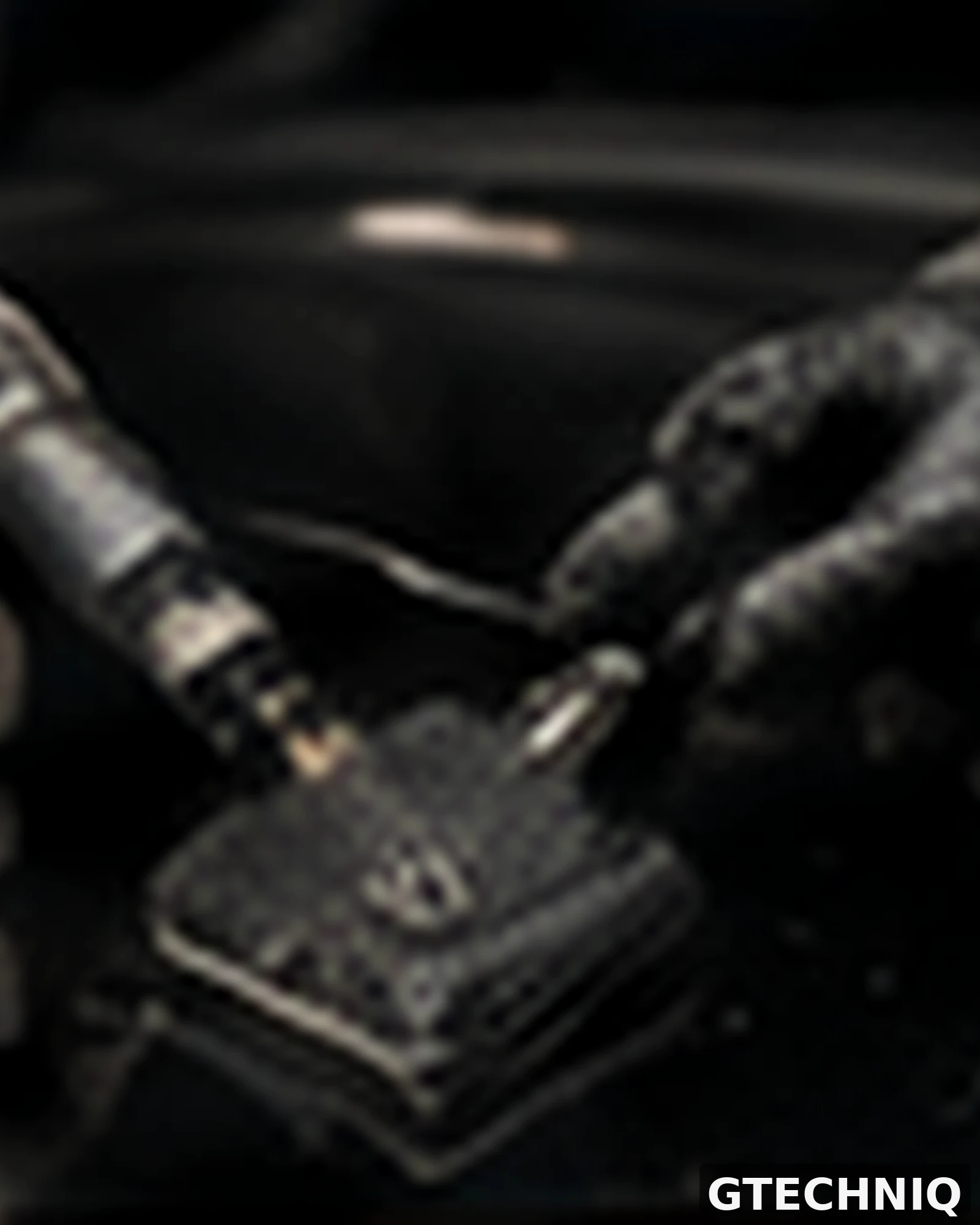 Illustration temporaire: Application d'une protection céramique sur carrosserie noire